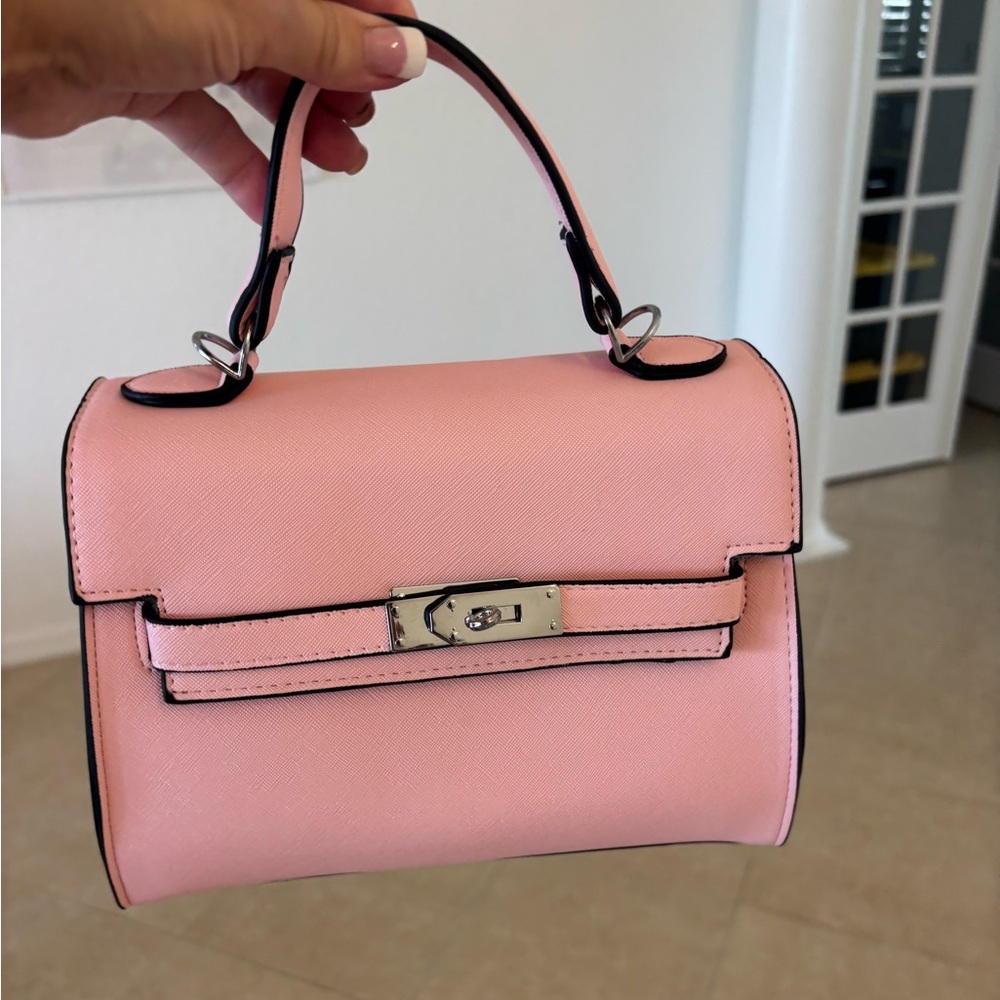 Elegant Pink Handbag With Crossbody ❤️❤️